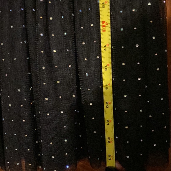 BRAND NEW, NEVER WORN! - Picture 5 of 6